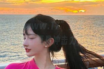 刚刚“www.17”登录，居然发现今天的瓜比昨日更具冲击力，坐稳了哦！