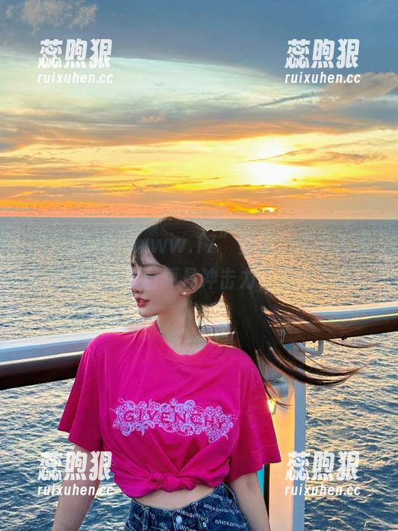 刚刚“www.17”登录，居然发现今天的瓜比昨日更具冲击力，坐稳了哦！