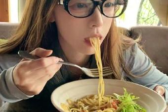 51吃瓜网最新视频：今日吃瓜界的奇闻和趣事，太戏剧化了吧！