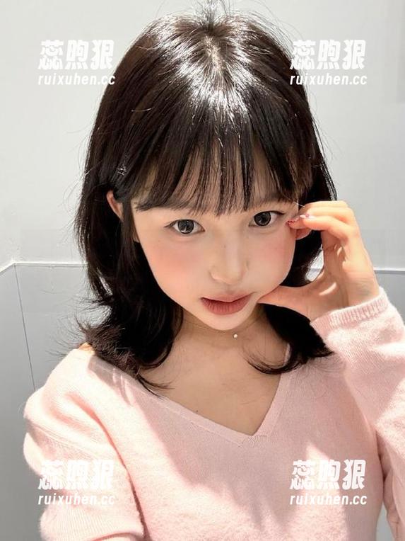 91吃瓜 看,那个神秘的传送门里全是八卦和瓜,跟我一起进入“91吃瓜”吧!