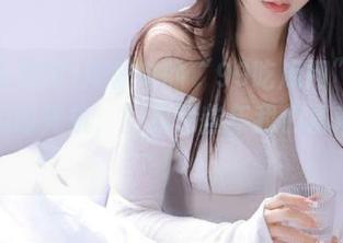 瓜群中的“99吃瓜网”网址：吃瓜时光机，回到那些年我们喜欢的瓜！