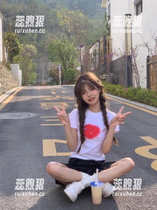 99吃瓜网 首页有话说:99吃瓜网的奇葩瓜真是刷新我的三观!