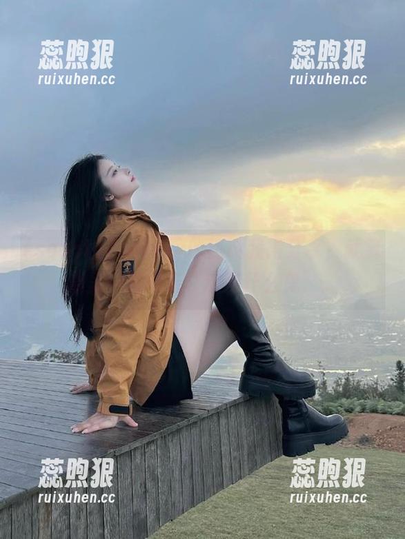 soootv的热议我得分享，就算心里一直想着‘这是什么鬼’。