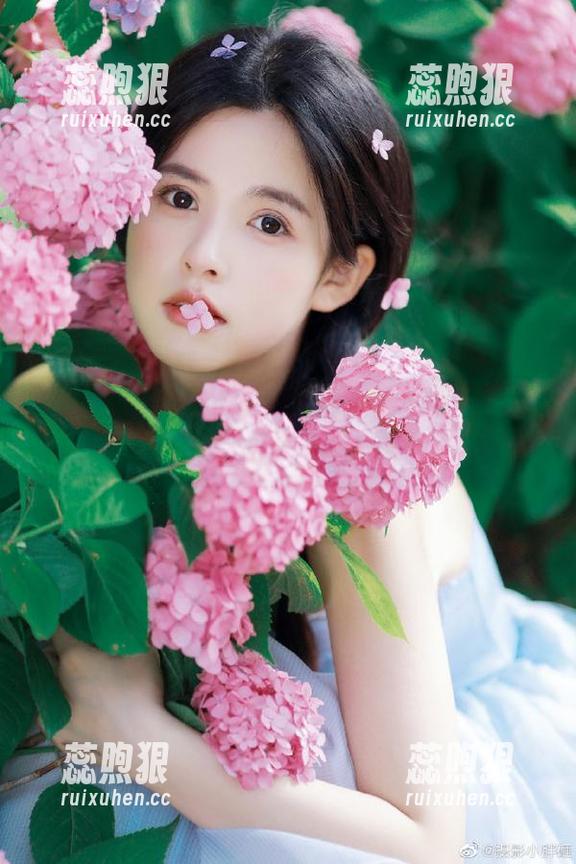 zztt11视频中的少男少女们，简直是看戏的最佳人选！