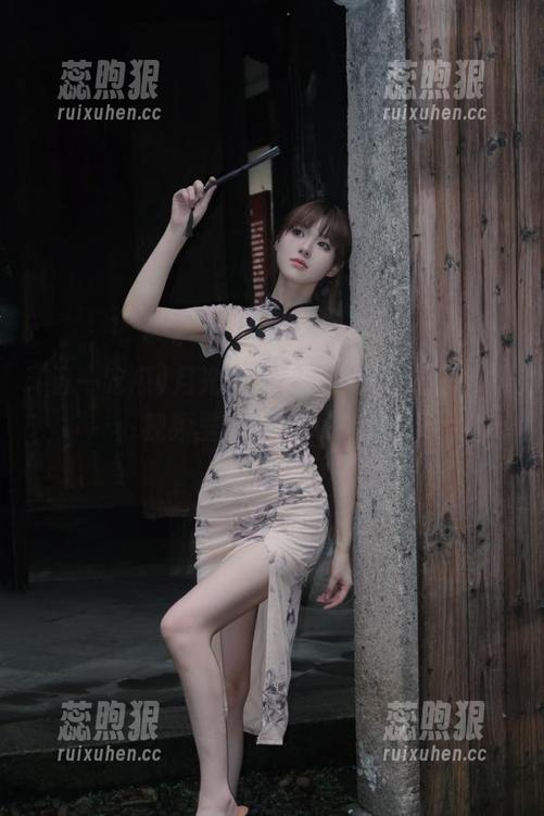月光下的反差，五一吃瓜官网视频里的那些小秘密！