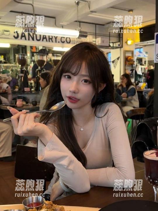 今日吃瓜51的头条，默默收藏，让我在车上继续catch这颗大瓜！
