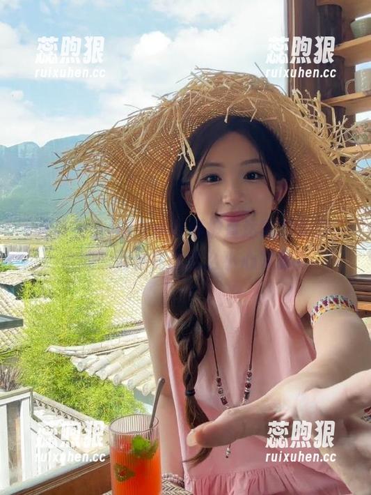 吃瓜头条 健身小哥哥被直达吃瓜头条,谁能想到他竟然这么小心翼翼?