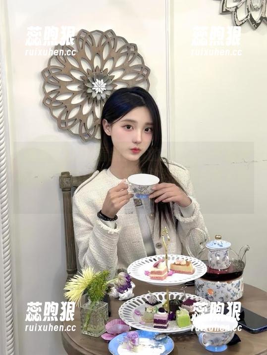 观看新鲜事的时候——“我要吃瓜”竟然让视频免播放器播放！这波刷新我的认知。