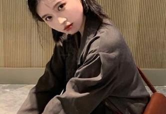 这才是“海角吃瓜”网站的真谛：一边吃瓜，一边发现自我，我也是个故事！