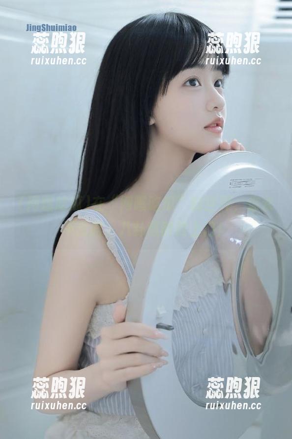 在“网曝吃瓜”的世界，你永不迷路，八卦随时找上门！