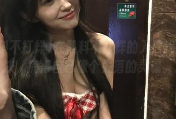 在黑料不打烊的入口犹豫不决，搞得自己像个失落的灵魂。