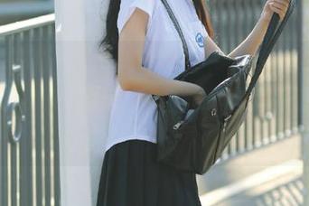 每天都能在“黑料不打烊”网址找到新鲜事，感觉真是吃瓜乐无穷啊！