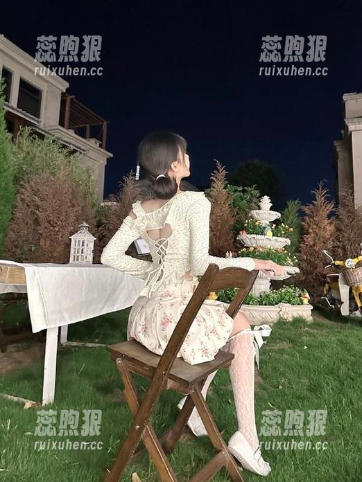“黑料吃瓜网”的地址我都记住了，听说这里的红视频比无聊综艺还刺激！