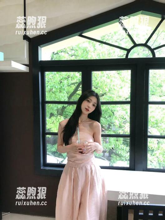 黑料吃瓜网 黑料吃瓜网的免费传送门,瞬间带你进入低调的瓜田乐园!