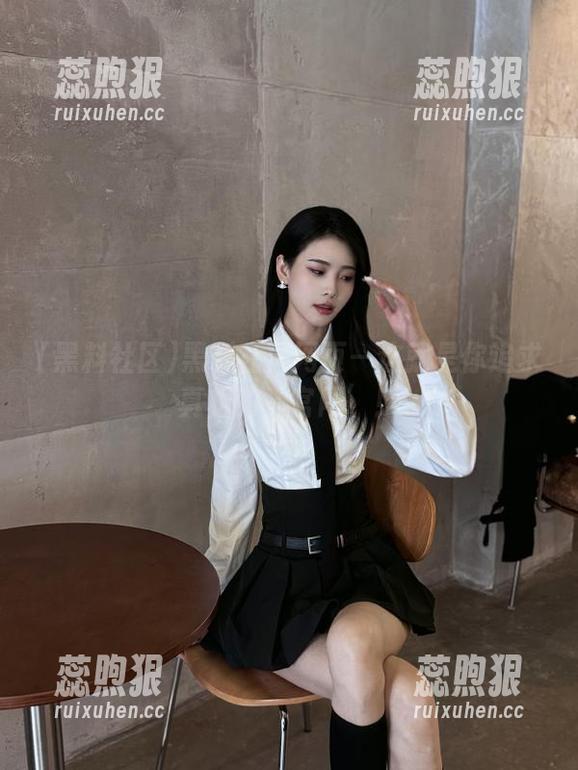 黑料社区网页—这就是你追求真相的‘官网’！