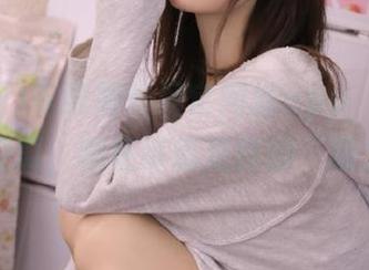 下载黑料网官网的app，瓜田里轻松捡瓜，顺便练练走路的“眼力”！