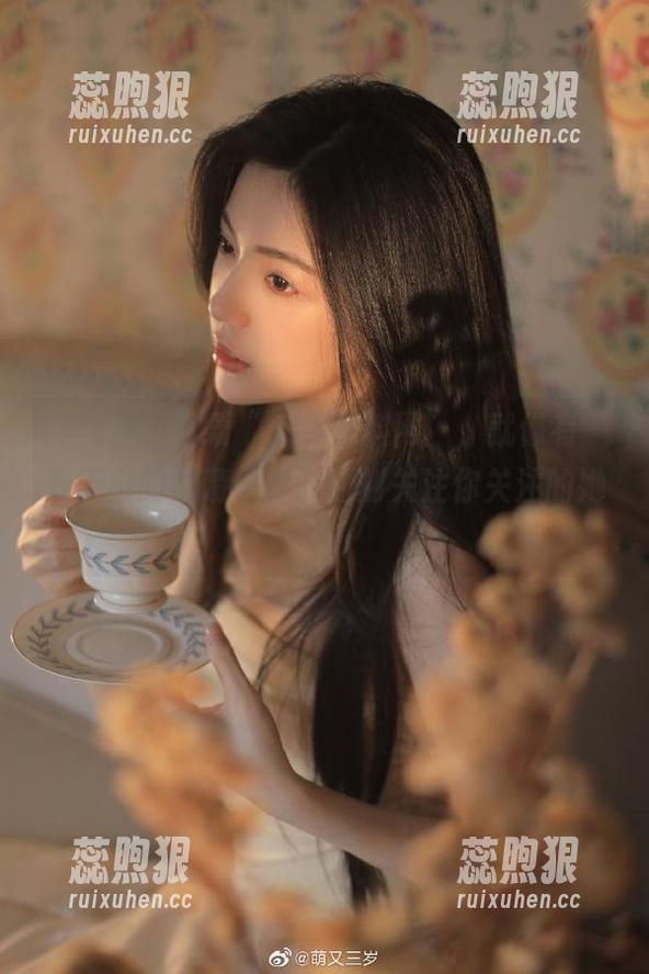 下载“911黑料网”，就像有一双无形的眼睛，时时刻刻关注你关注的她！