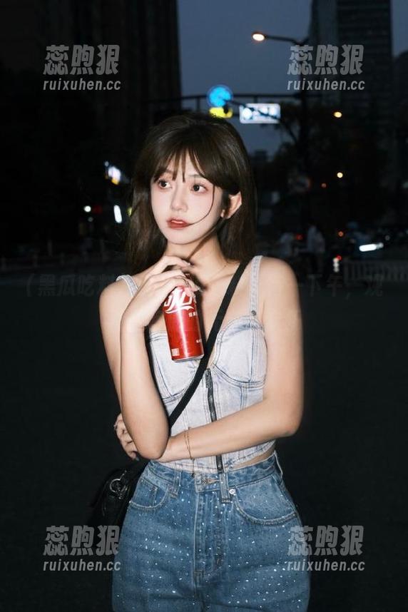 在“黑瓜吃料”待一下午，观看看客们的无奈与欢乐